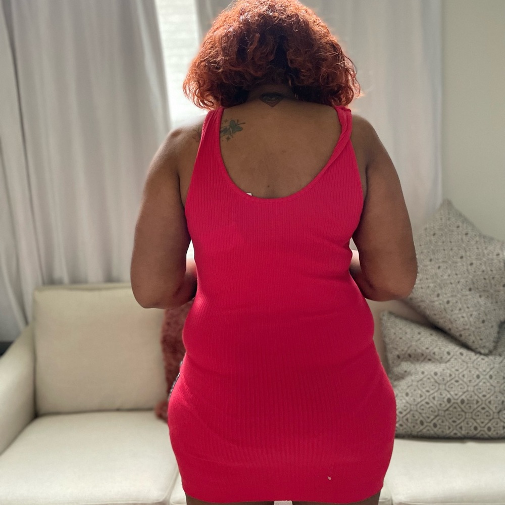 Ribbed graphic bodycon dress - Picture 3 of 8
